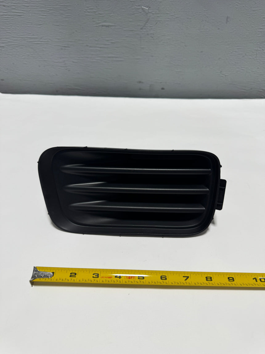 2004-2005 Acura TSX Passenger Side Front Bumper Fog Light Cover OEM Genuine