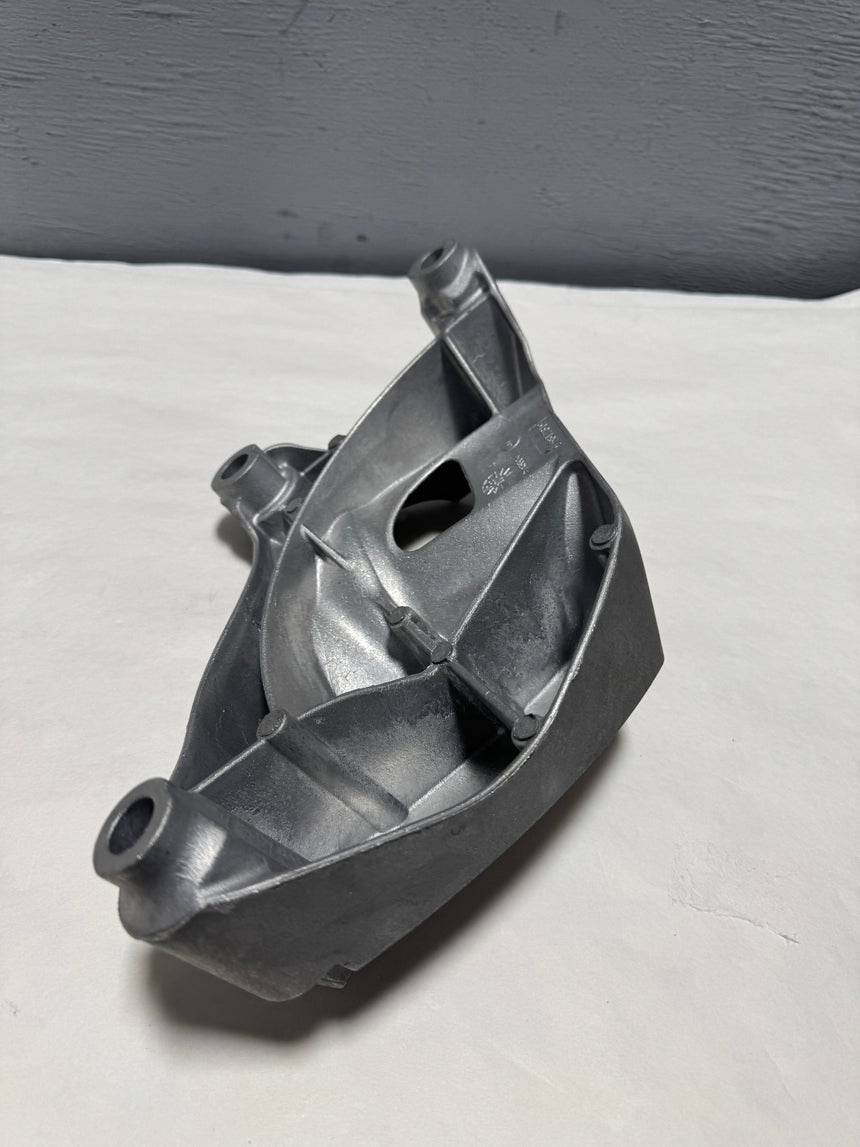 2009-2017 Traverse Enclave Acadia Transmission Mount Bracket OEM