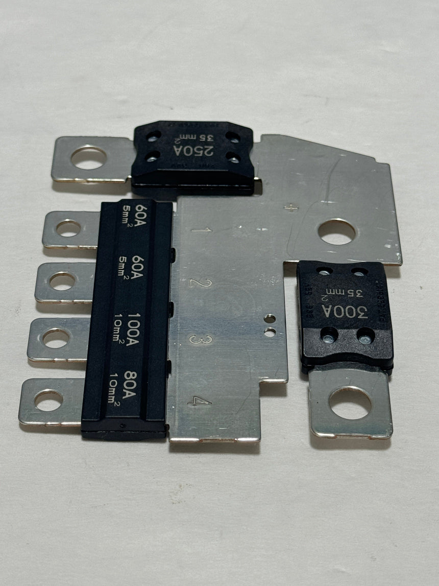 2010-2016 Cadillac SRX Engine Main Fuse Block Circuit Breaker OEM