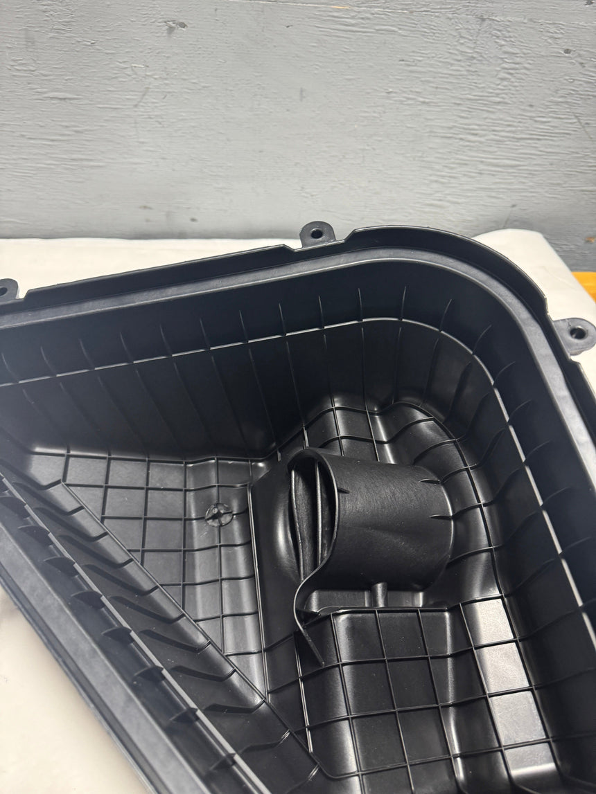 2012-2017 Enclave Traverse Acadia 3.6 Air Cleaner Housing Cover OEM