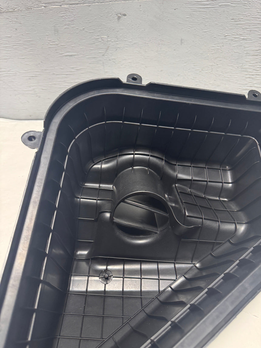 2012-2017 Enclave Traverse Acadia 3.6 Air Cleaner Housing Cover OEM