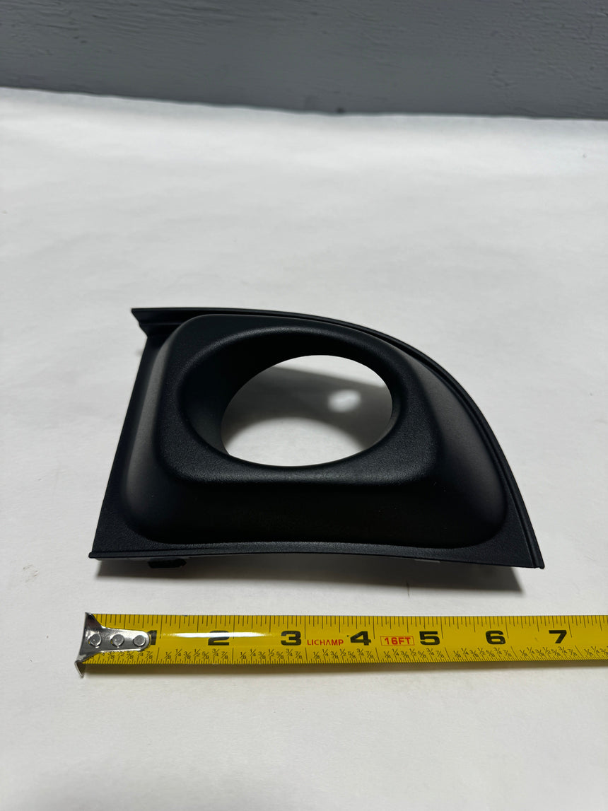 2012-2017 Fiat 500 Passenger Side Front Fog Light Lamp Grille Bezel