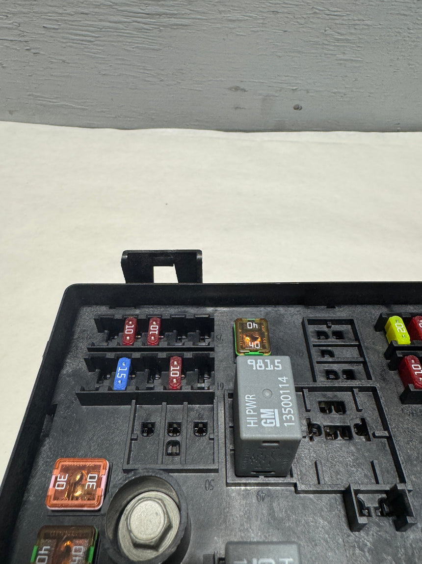 2013-2014 Savana or Express 6.6 Diesel Under Hood Fuse Junction Box OEM