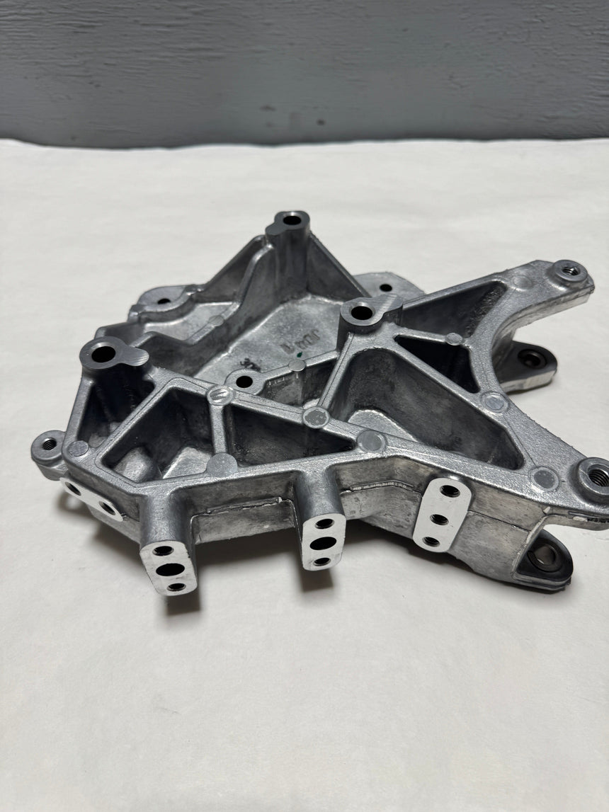 2013-2016 Silverado Sierra 2500 HD 6.6 Diesel Passenger Side Alternator Mount Bracket OEM