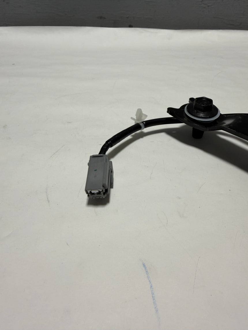2013-2017 Enclave Acadia Traverse Front Driver Seat Belt Buckle End Black
