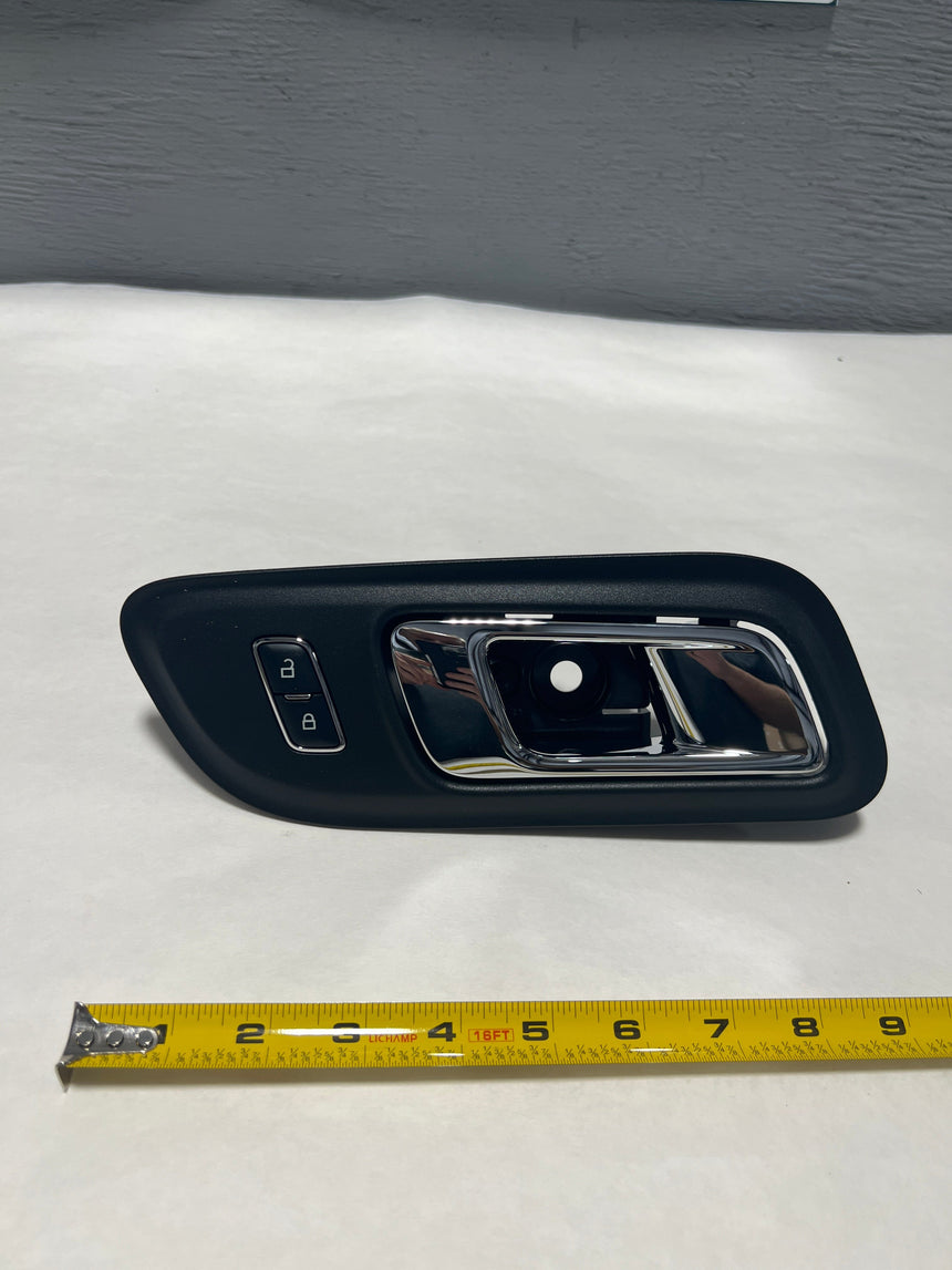 2013-2019 Ford Taurus Front Passenger Door Interior Chrome Door Handle With Lock Switch