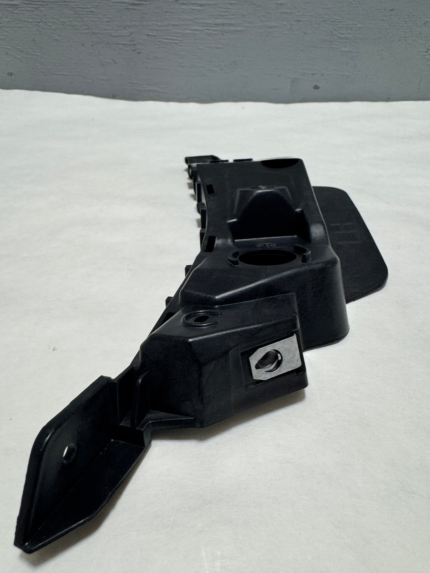 2014-2016 Buick Lacrosse Front Driver Side Bumper Fascia Guide Bracket OEM