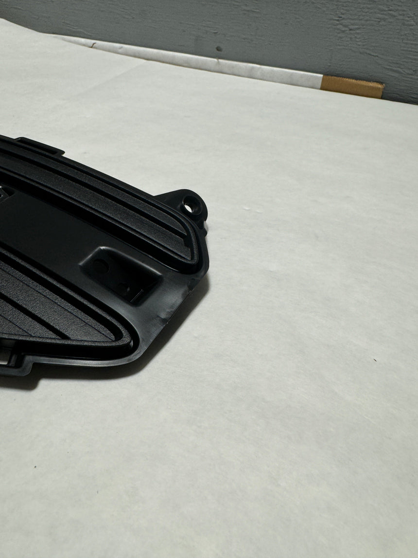 2014-2016 Kia Sportage Passenger Side Fog Lamp Molding Outer Grille Lower Support