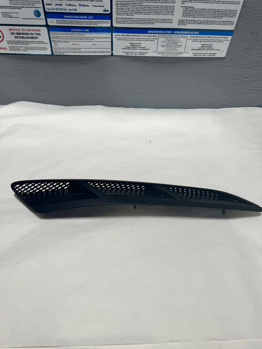 2014-2019 Corvette Stingray Driver Side Fender Vent Grille Black Genuine OEM
