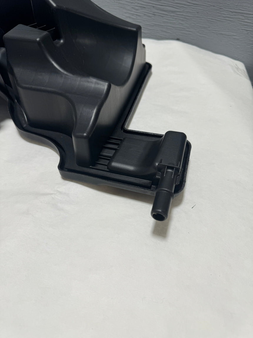 2014-2019 Silverado Sierra 5.3 Engine Air Cleaner Intake Outlet Duct OEM