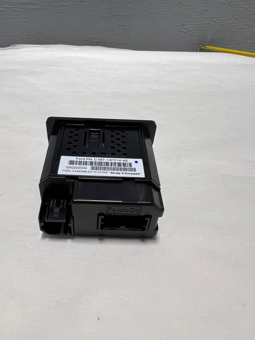 2015-2016 Ford F-150 Sync Transceiver Dual USB SD Card Line In Jack