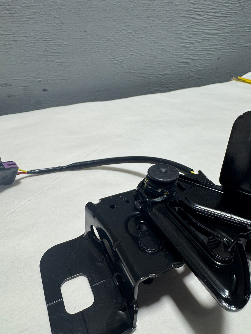 2015-2018 Tahoe Yukon Escalade Hood Primary and Secondary Latch OEM