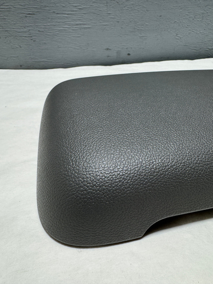 2015-2019 Canyon or Colorado Center Console Door Armrest For Auto Trans And Non Wireless Charging