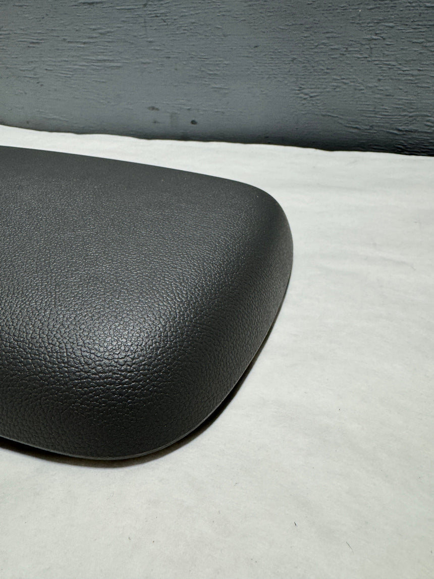 2015-2019 Canyon or Colorado Center Console Door Armrest For Auto Trans And Non Wireless Charging