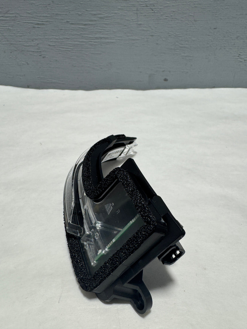 2015-2020 Cadillac Escalade Passenger Side Mirror Turn Signal Lamp OEM