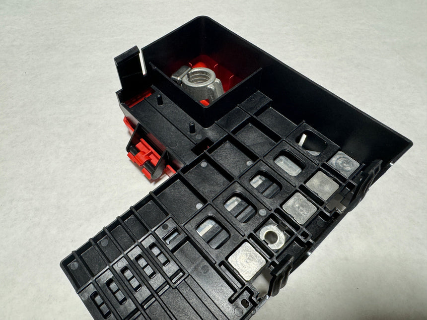 2015-2020 Tahoe Yukon Escalade Battery Cable Fuse Block OEM