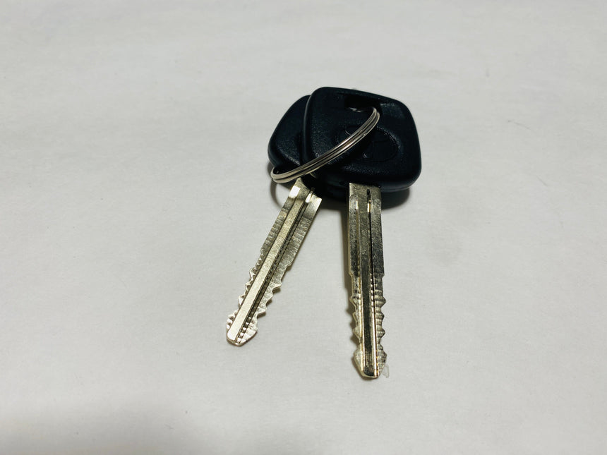 2015-2021 Tundra Tacoma Tailgate Lock Cylinder and Key - Non Smart Key Tailgate