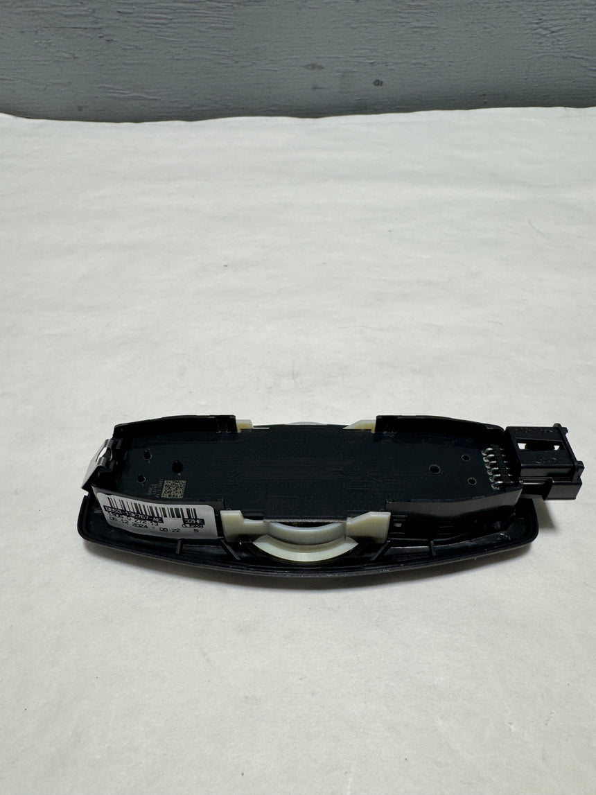 2016-2019 Ford Explorer W/O Sunroof 2nd Row Dome Reading Light OEM