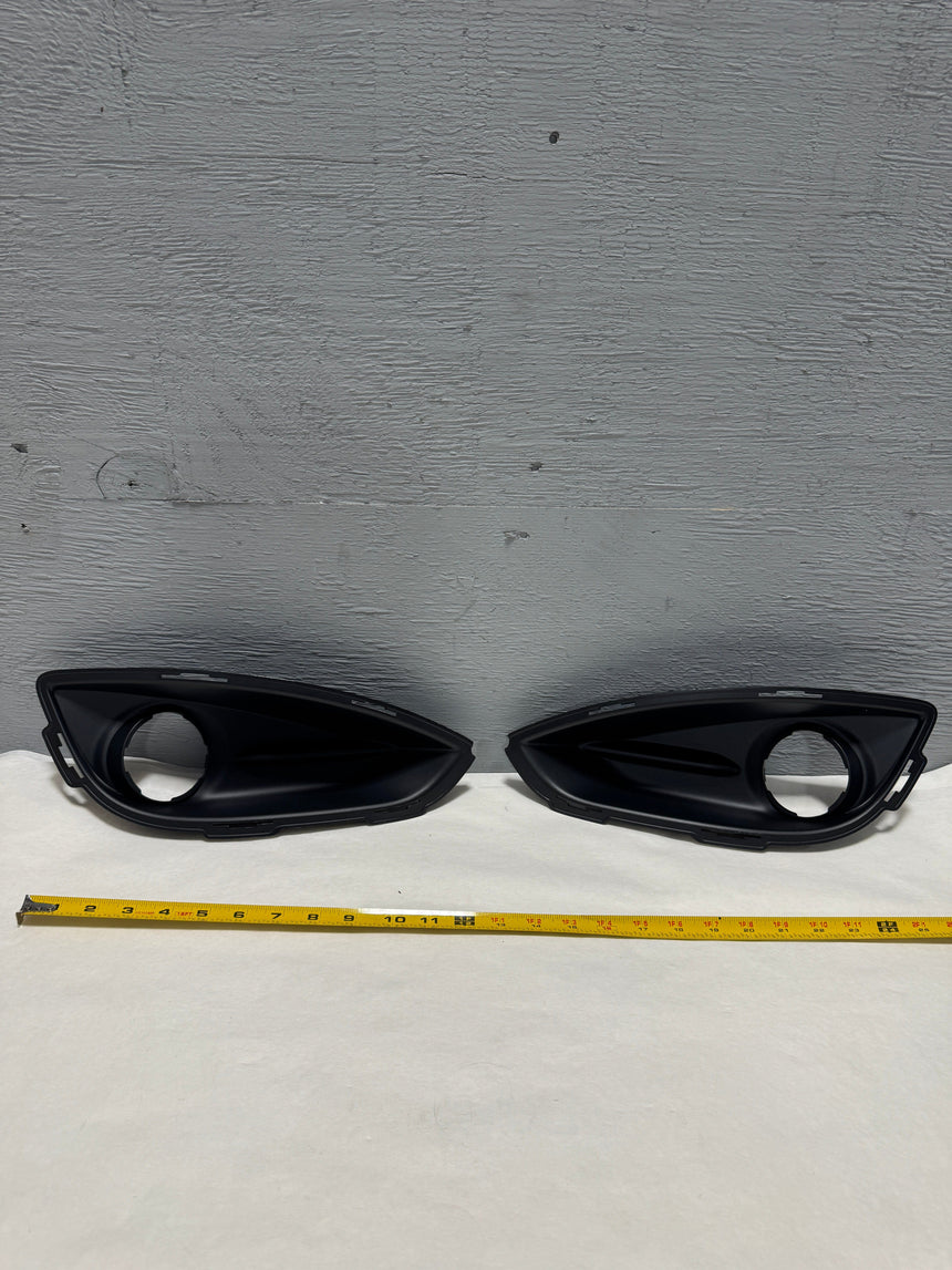 2017-2020 Chrysler Pacifica Left & Right Side Fog Light Lamp Bezels OEM