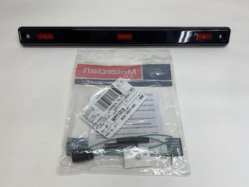 2017-2024 Ford F-350 Dually DRW Center Rear Red Marker Lamp With Wiring Plug Genuine OEM