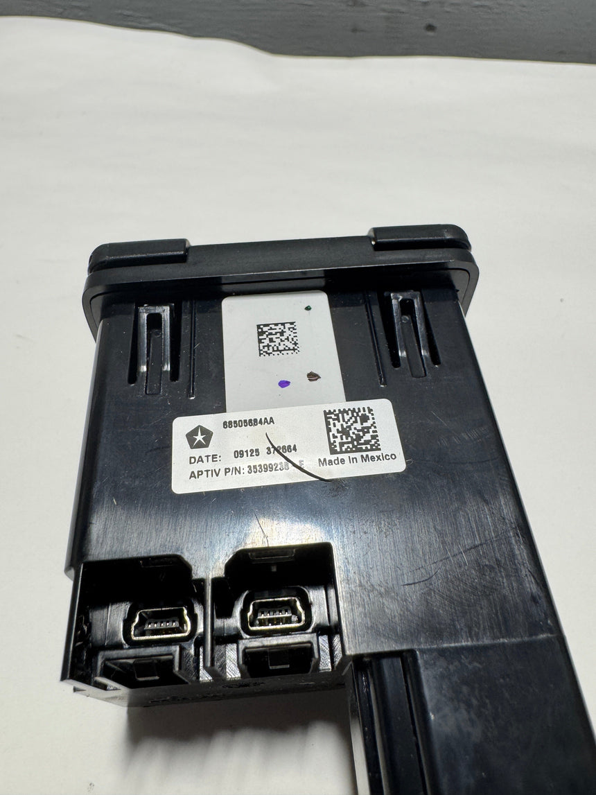 2018-2025 Jeep Wrangler JL or Gladiator Media Hub Connector OEM