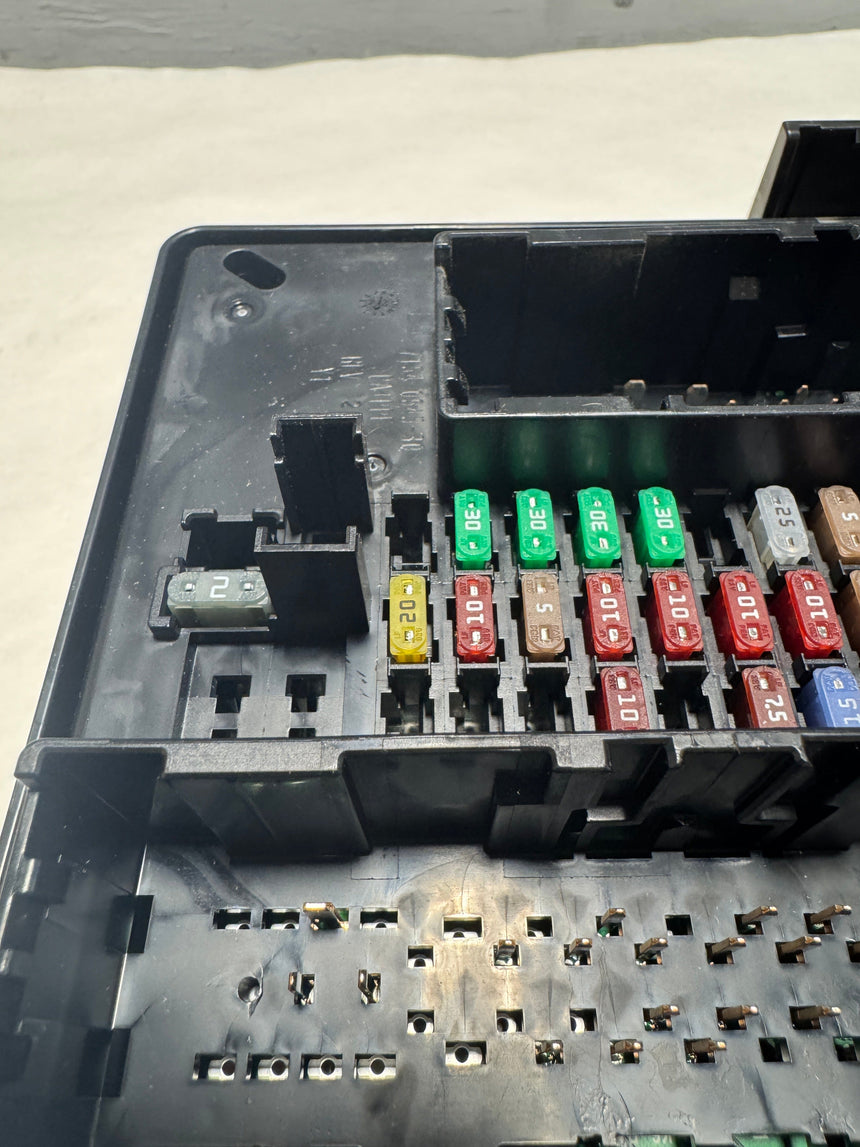 2018 Camaro Rear Body Fuse Box Junction Block 7108 On Your Box