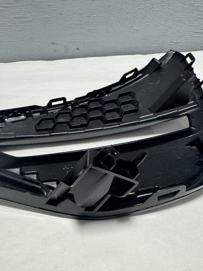 2019-2022 Acura ILX Passenger SIde Front Bumper Fog Light Hole Cover Garnish OEM