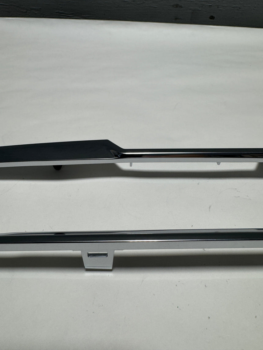2019-2024 Chevrolet Equinox Center Console Shifter Trim Bezel OEM