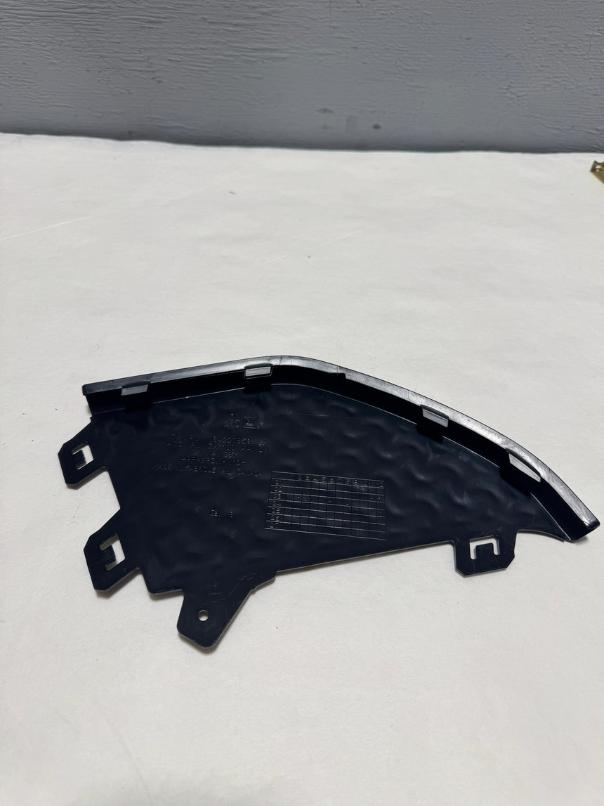 2019-2025 Sierra Silverado 1500 Driver Side Rear Bumper End Step Pad Cap