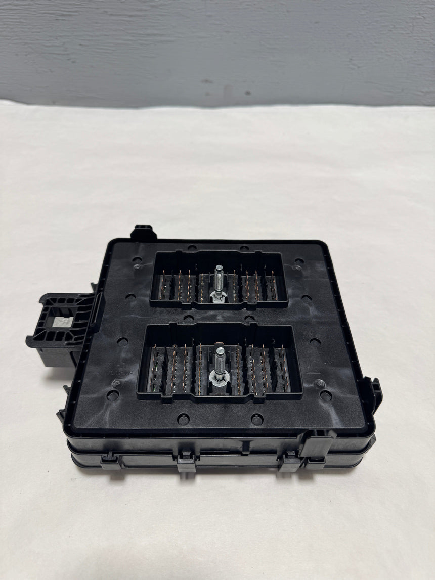 2020-2021 Ford F-250 F-350 6.7 Diesel Engine Fuse Panel Relay Box Under Hood OEM
