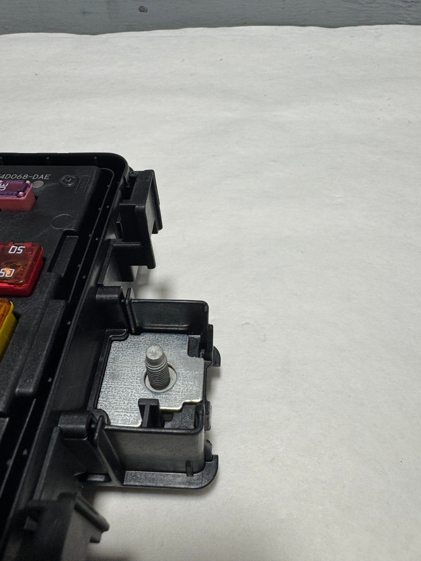 2020-2022 Ford F-250 F-350 6.2 7.3 Gas Engine Fuse Panel Relay Box Under Hood