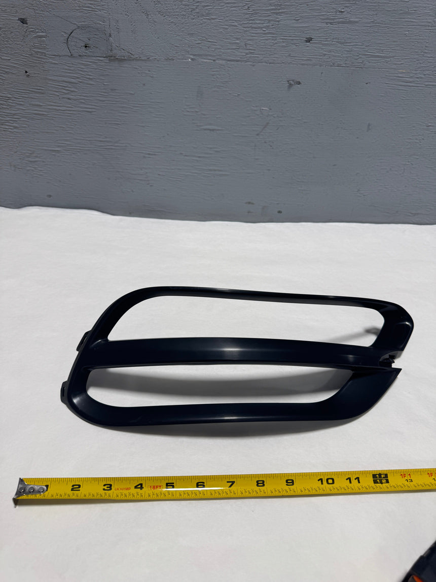 2020-2022 Kia Sportage Driver Side Rear Bumper Reverse Light Lamp Bezel Trim For park Assist Equipped Only