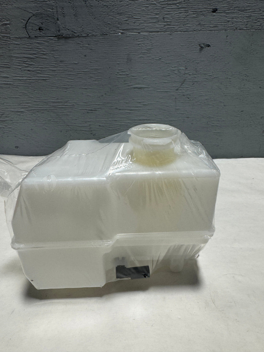 2020-2022 Silverado Sierra 2500 3500 6.6 Diesel Brake Master Cylinder Reservoir OEM