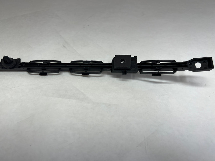 2020-2023 Ford Explorer Driver Side Roof Molding Retainer Clip No Sunroof Or Rack