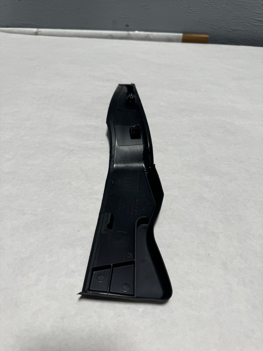 2020-2023 GMC Acadia Passenger Side Air Inlet Grille Panel Extension OEM
