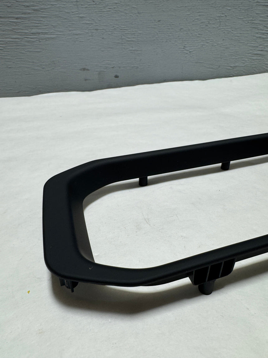 2020 -2023 Silverado Sierra Black Front Floor Console Armrest Stowage Tray Bezel Trim OEM