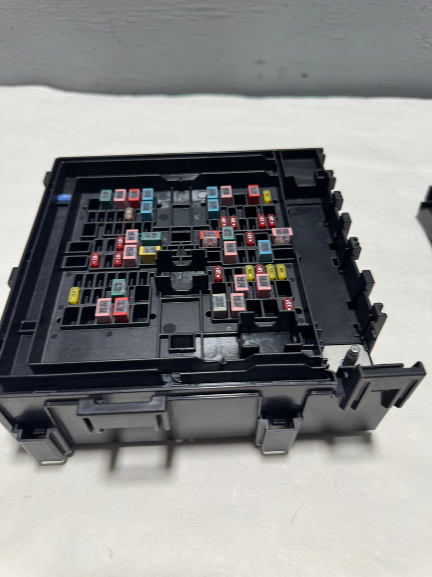 OEM Loaded Fuse Box for 2021-2025 Ford E-350 Van 7.3L Gas