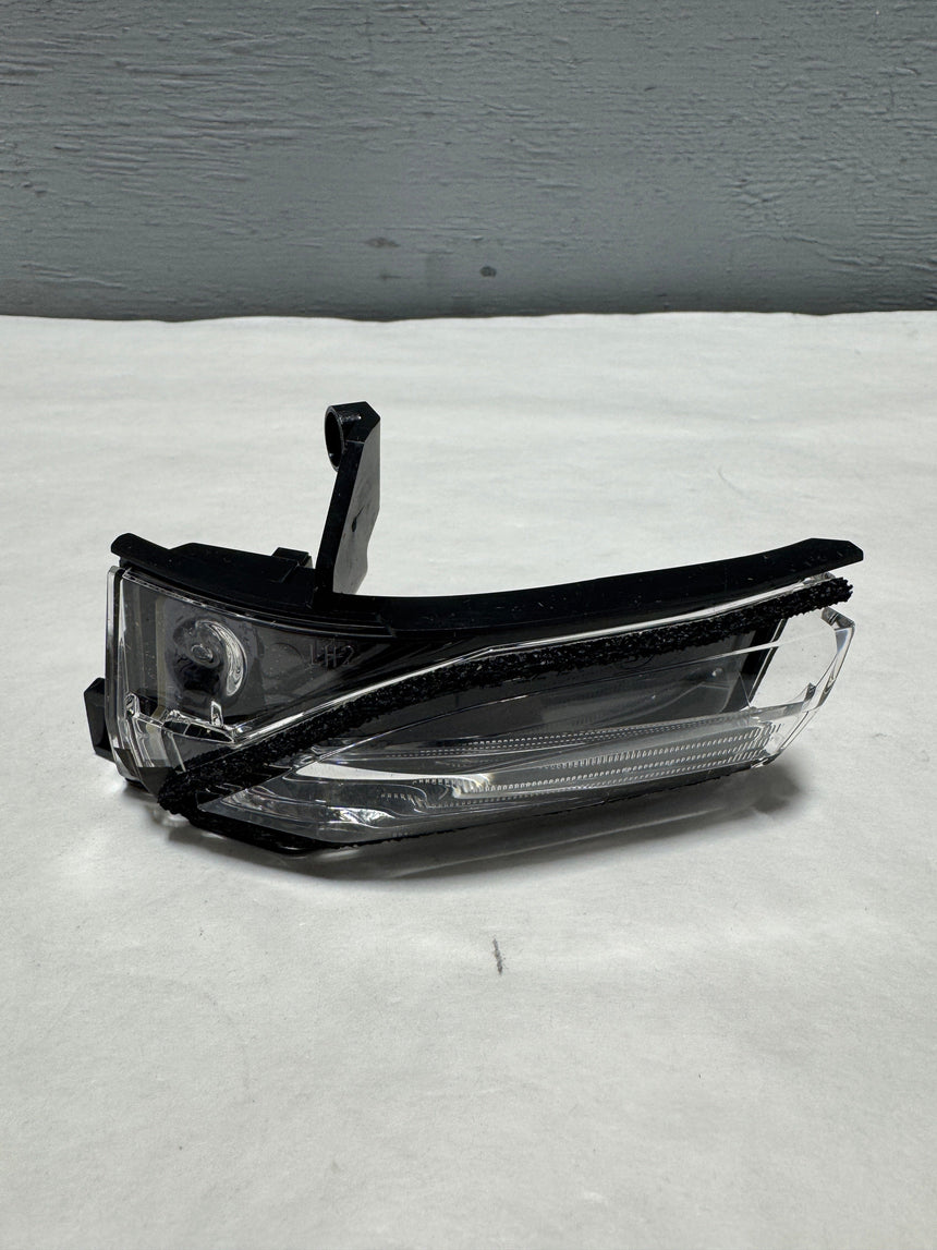 2021-2024 Tahoe Yukon Escalade Driver Side Rear view Mirror Turn Signal Lamp OEM