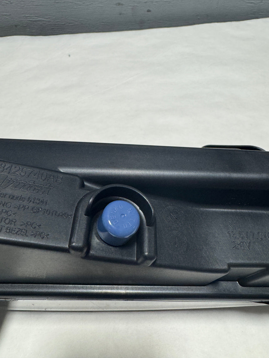 2022-2024 Jeep Wagoneer Front Passenger Fog Lamp Genuine OEM