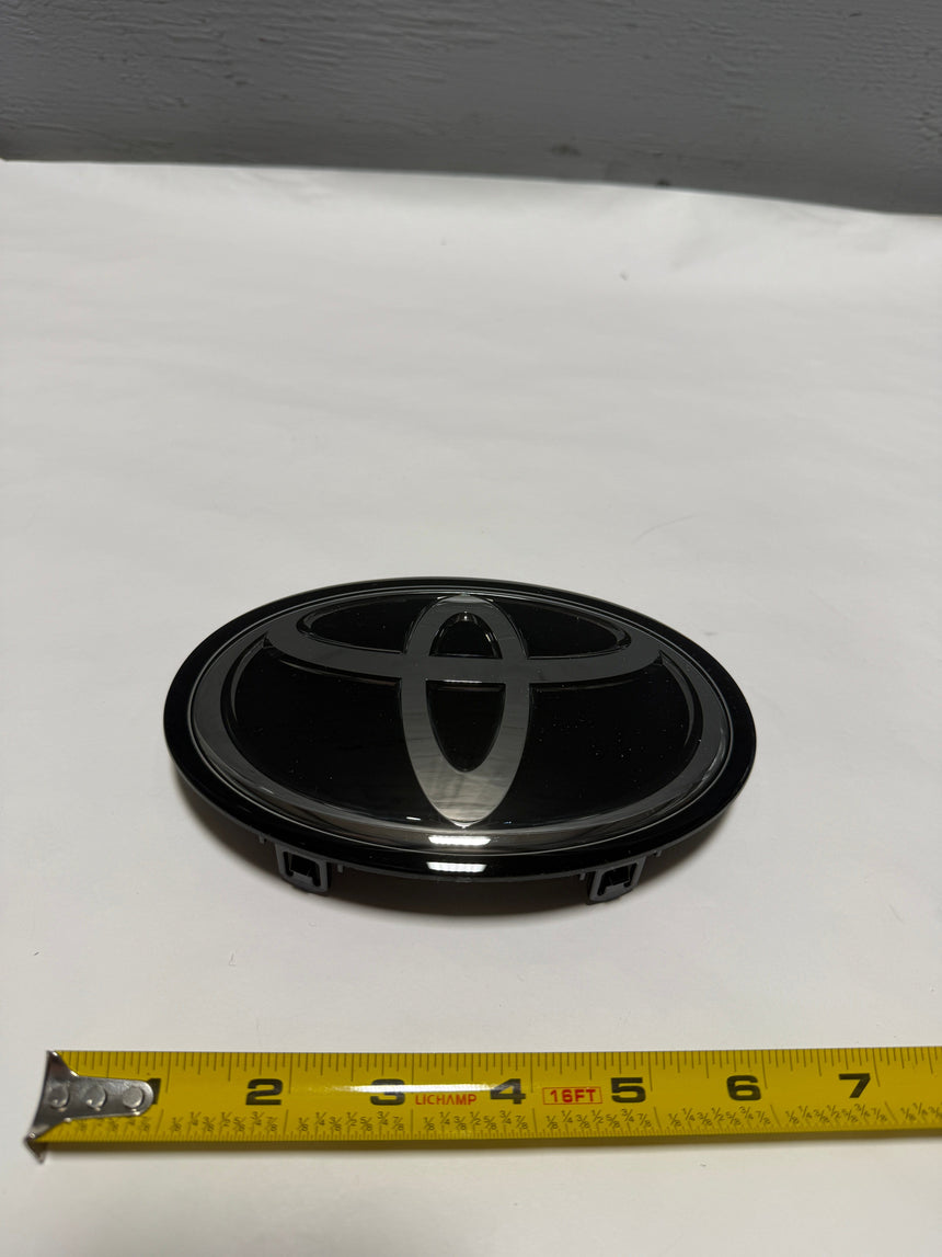 2025 Toyota Rav4 Hybrid Front Grille Emblem 53141-0R150 / 53141-33130 New OEM