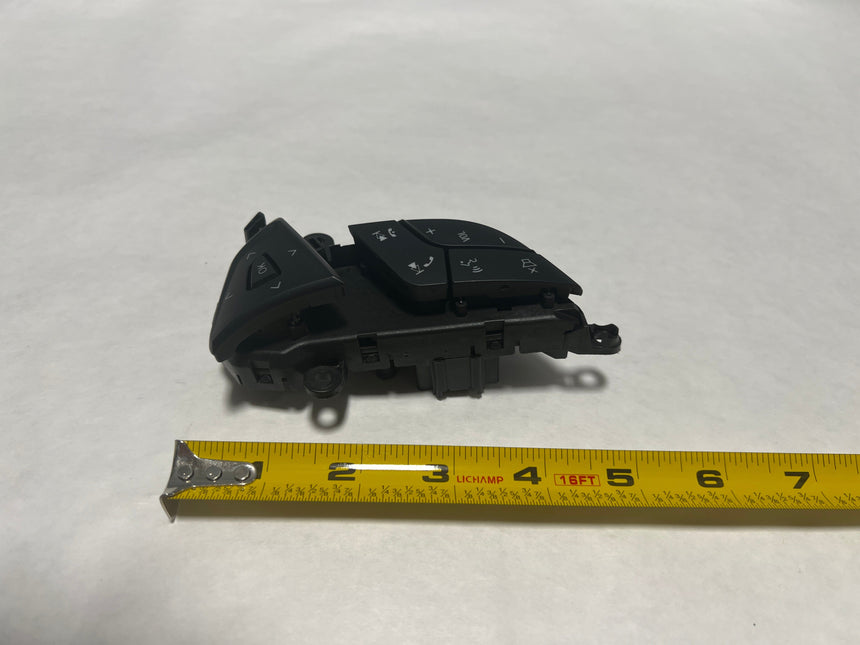 Ford Edge or Fusion Right Hand Steering Wheel Radio Control DG9Z-9C888-DC