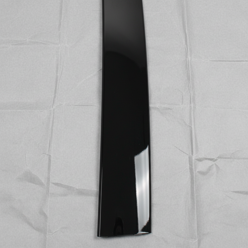 B Pillar Molding Bottom Crop