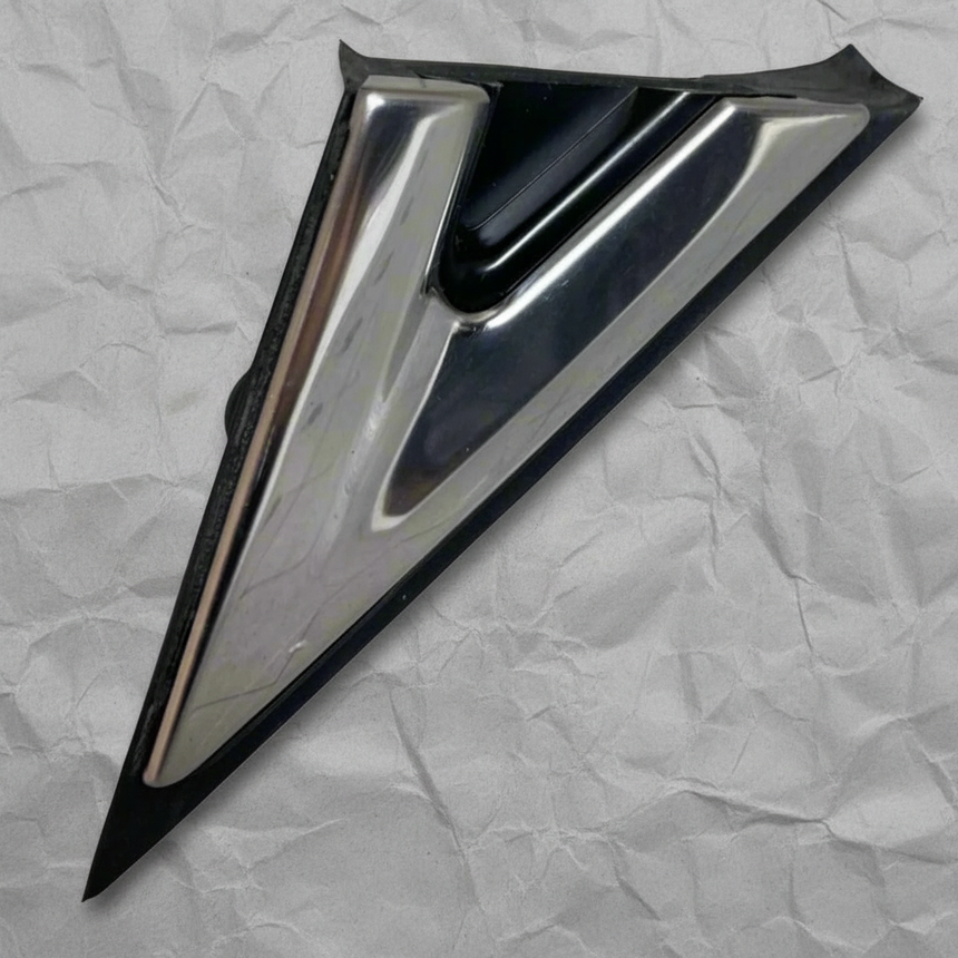 2019-2023 Lincoln Nautilus OEM Passenger Side Front Fender Corner Chrome Molding - Top Macro