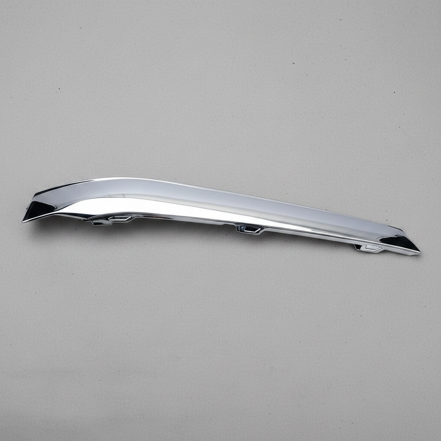 2022-2023 Chevrolet Traverse Fog Lamp Chrome Bezel Trim - Front Face Detail