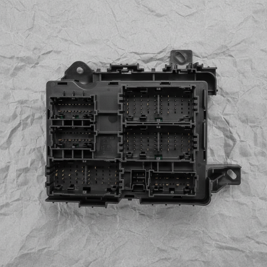 2014-2019 Chevrolet Silverado GMC Sierra Body Wiring Junction Block - Macro Detail Angle 2