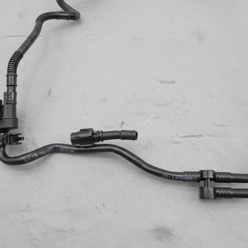 Volkswagen Jetta OEM 1.4L Vacuum Hose with Purge Valve - Middle Detail