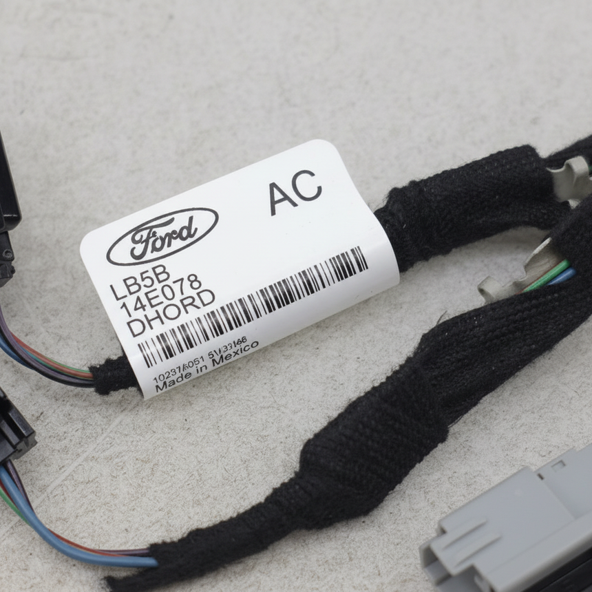 2020-2024 Ford Explorer Genuine OEM Interior Lighting Wiring Jumper - Middle Detail