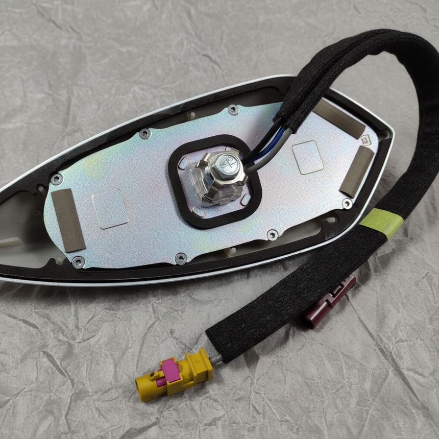 GM Antenna - Bottom Detail 2