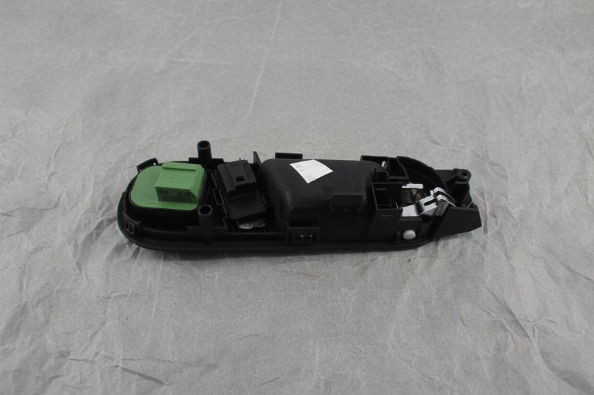 2012-2014 Volkswagen Beetle OEM Driver Inside Door Handle Coupe