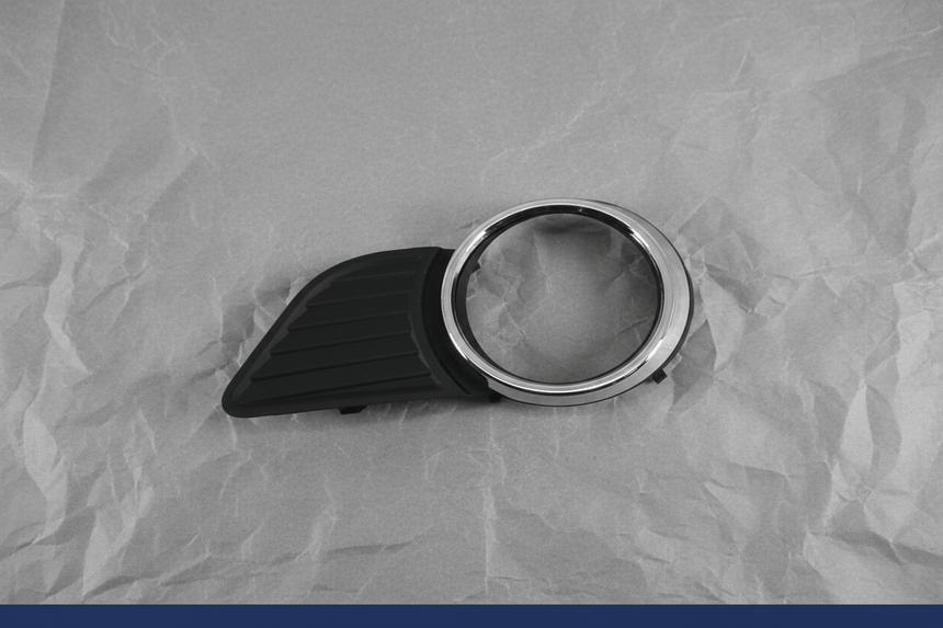 2011-2017 Toyota Sienna Passenger Fog Lamp Cover Bezel Genuine OEM